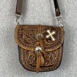 Blazin Roxx Hand tooled leather crossbody concealed carry western rodeo cowgirl